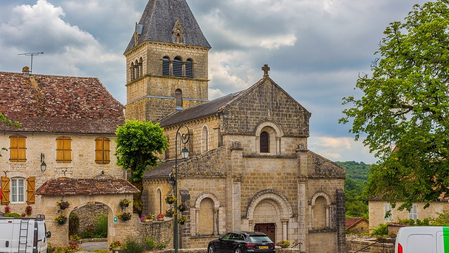 participez à la célébration traditionnelle de la saint-martin à caniac-du-causse, une fête locale riche en histoire, animations et convivialité.
