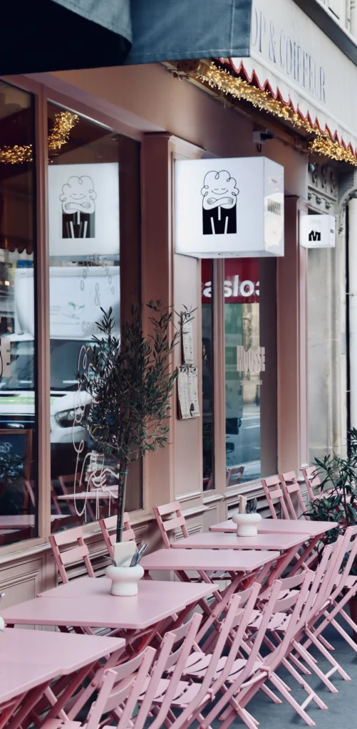 découvrez l'essor des coffee shops à paris : un véritable phénomène qui transforme la scène café locale avec des lieux modernes, conviviaux et innovants.