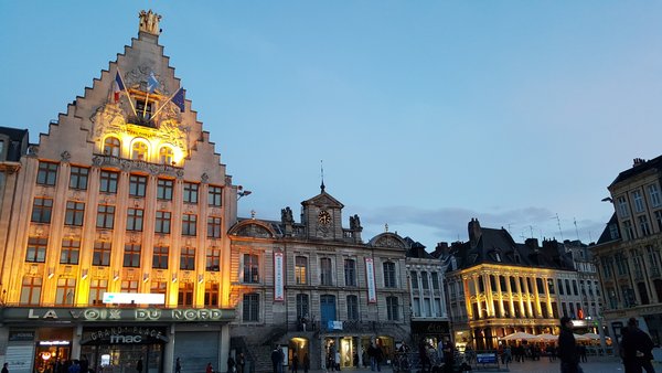 découvrez lille à travers 30 nouvelles adresses incontournables : restaurants, commerces et lieux culturels à ne pas manquer pour une expérience unique en ville.